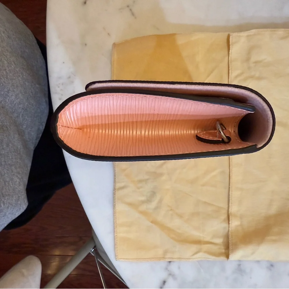 Louis Vuitton Louise Rose Pink Epi Leather Clutch with Chain - Picture 5 of 10